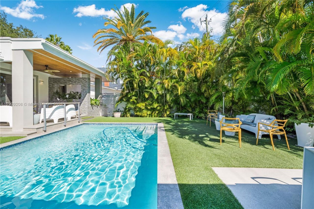 1616 S Bayshore Dr, Miami, FL 33133 Photo