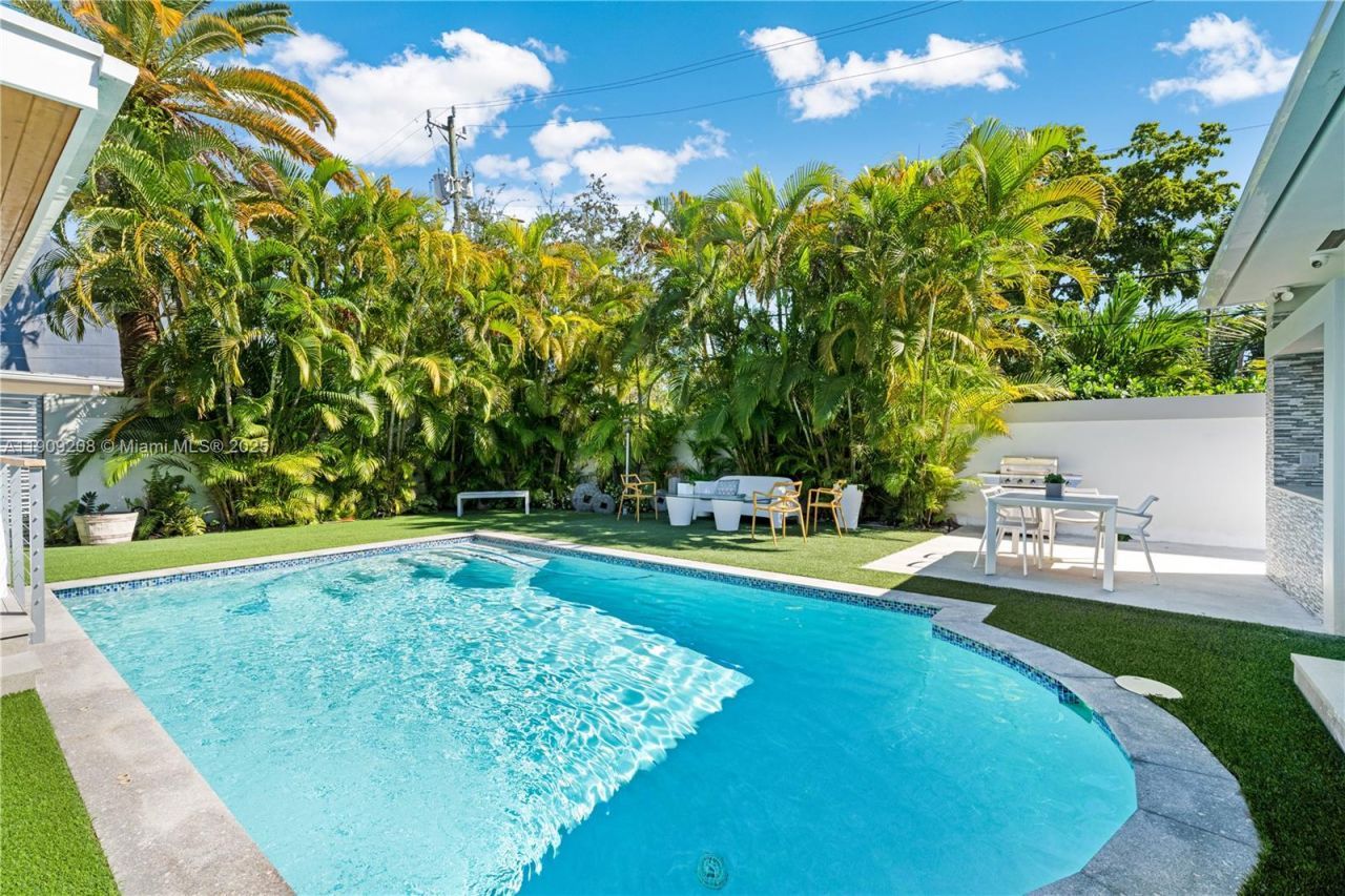 1616 S Bayshore Dr, Miami, FL 33133 Photo