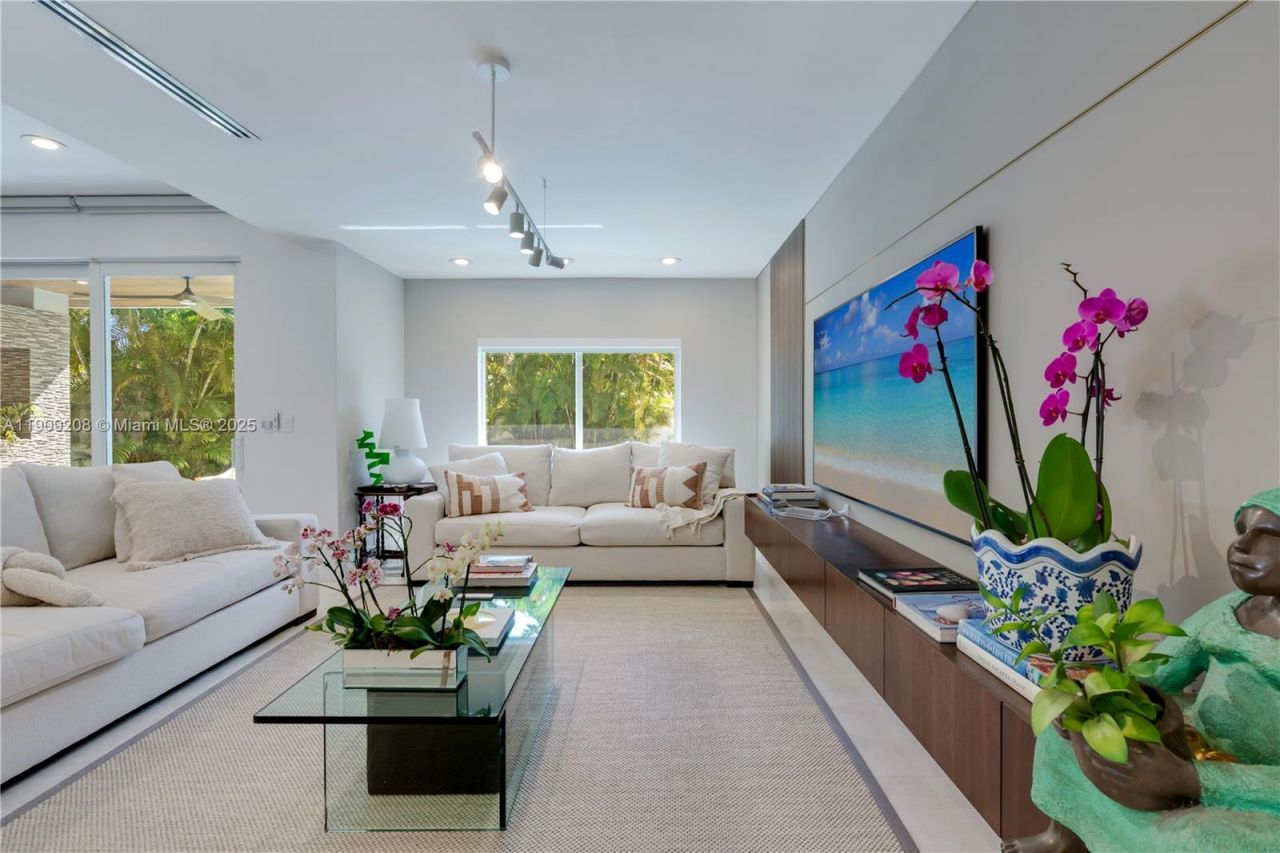 1616 S Bayshore Dr, Miami, FL 33133 Photo