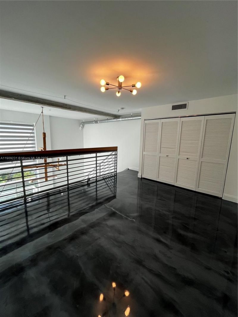 7744 Collins Ave, Unit 17, Miami Beach, FL 33141 Photo