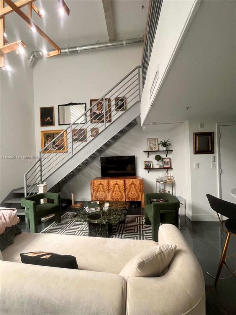 7744 Collins Ave, Unit 17, Miami Beach, FL 33141 Photo