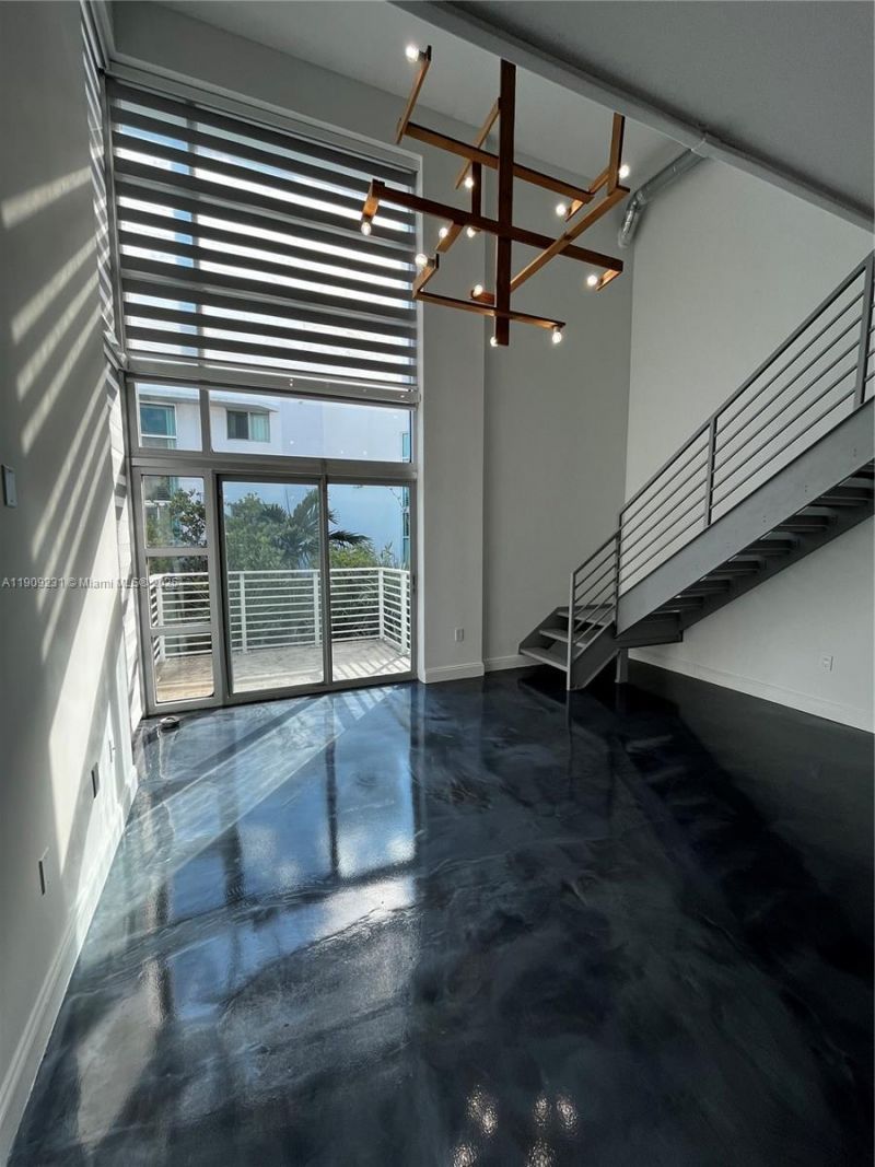 7744 Collins Ave, Unit 17, Miami Beach, FL 33141 Photo