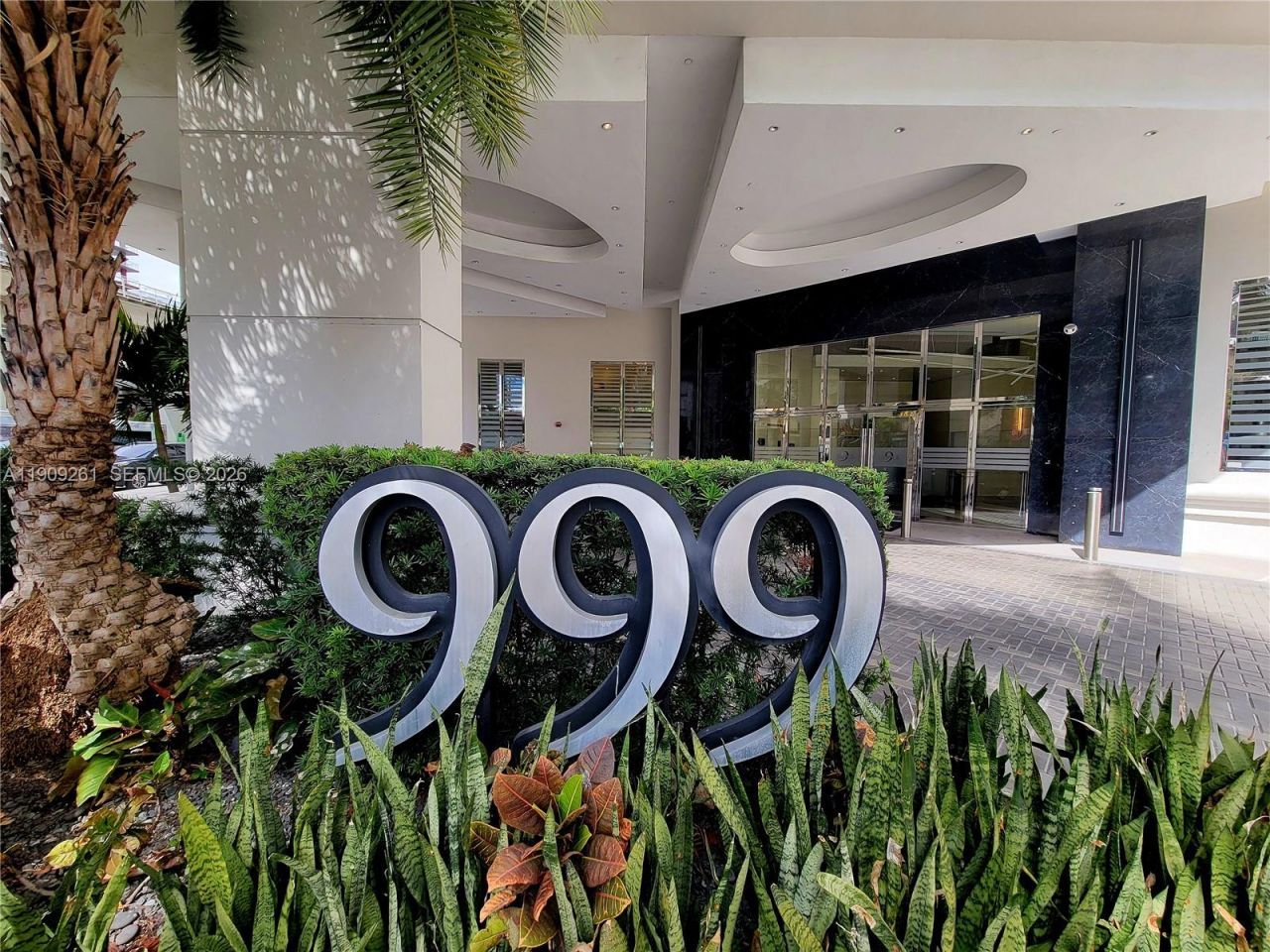 999 SW 1st Ave, Unit 2016, Miami, FL 33130 Photo