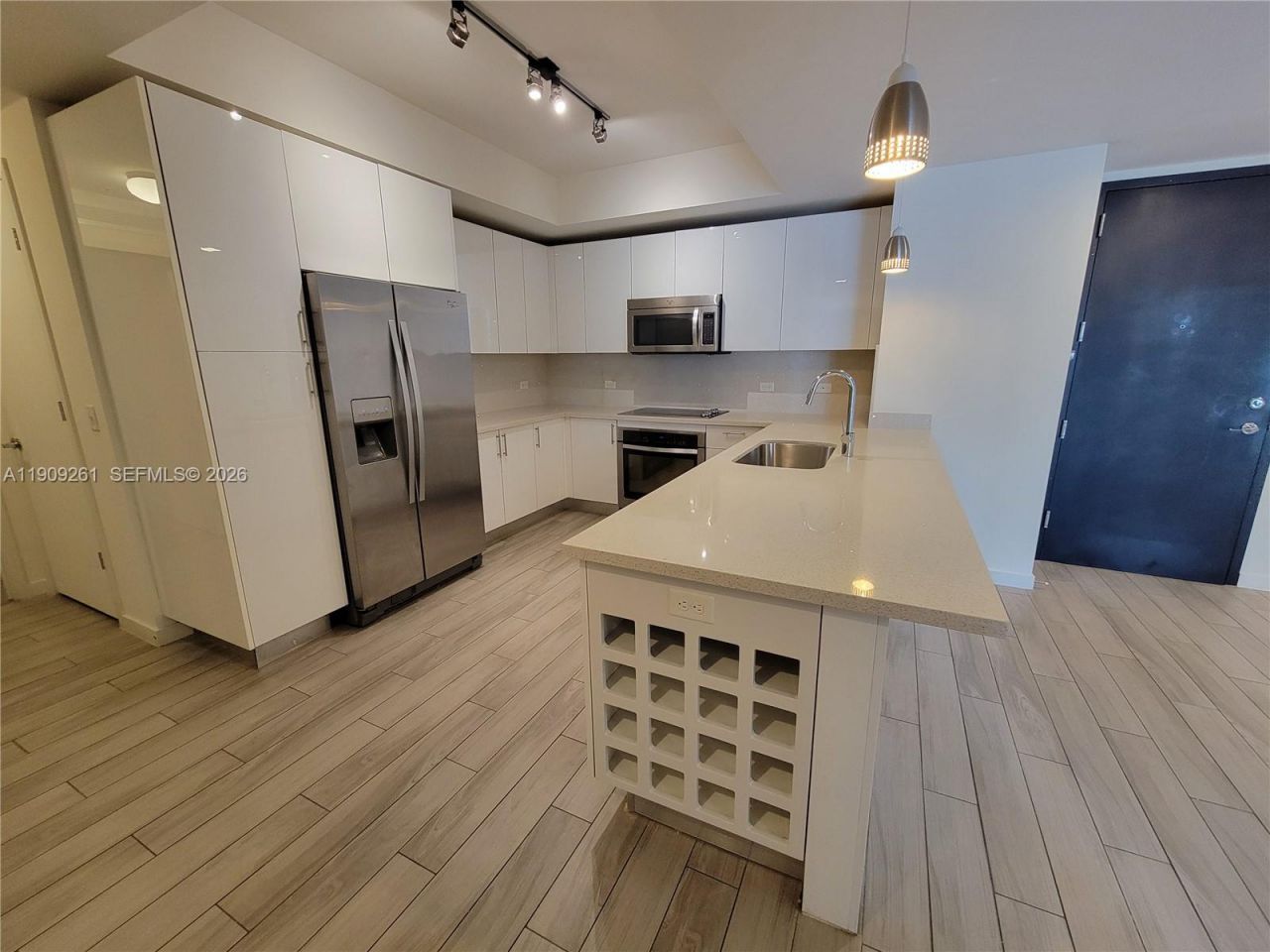 999 SW 1st Ave, Unit 2016, Miami, FL 33130 Photo