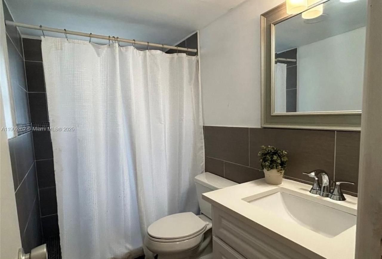 3150 N Palm Aire Dr, Unit 801, Pompano Beach, FL 33069 Photo