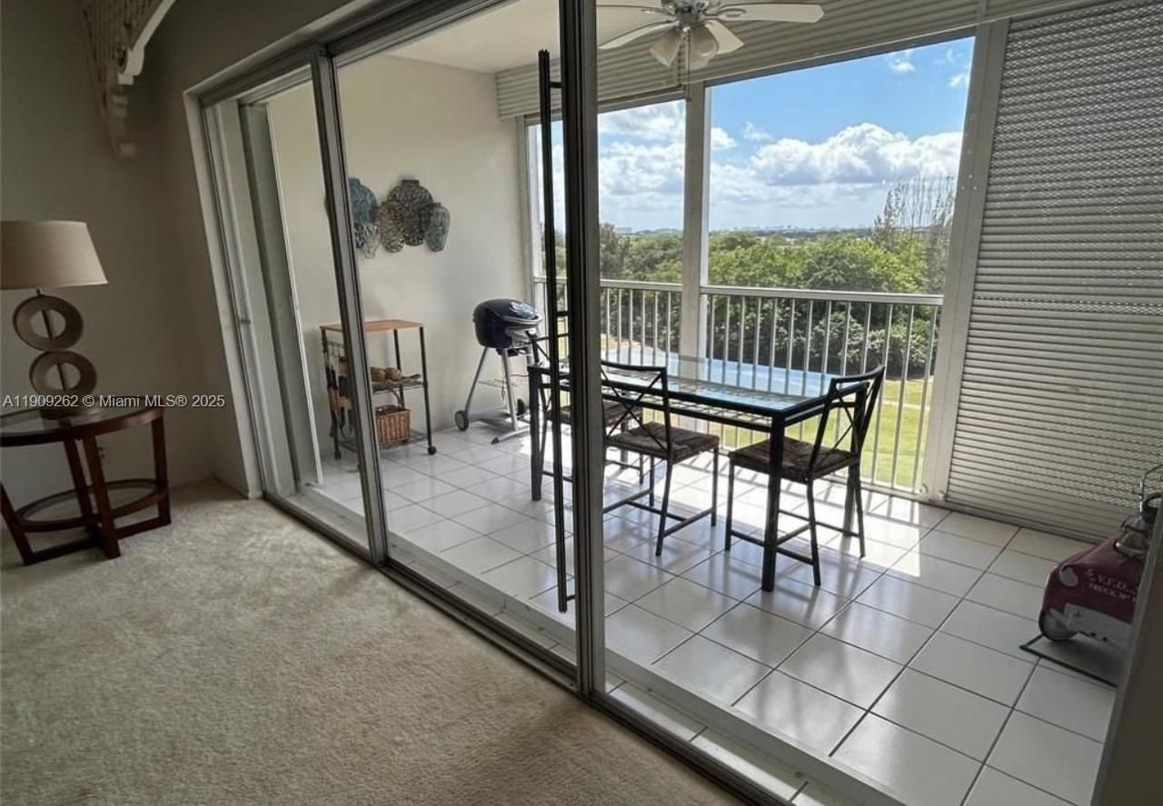 3150 N Palm Aire Dr, Unit 801, Pompano Beach, FL 33069 Photo