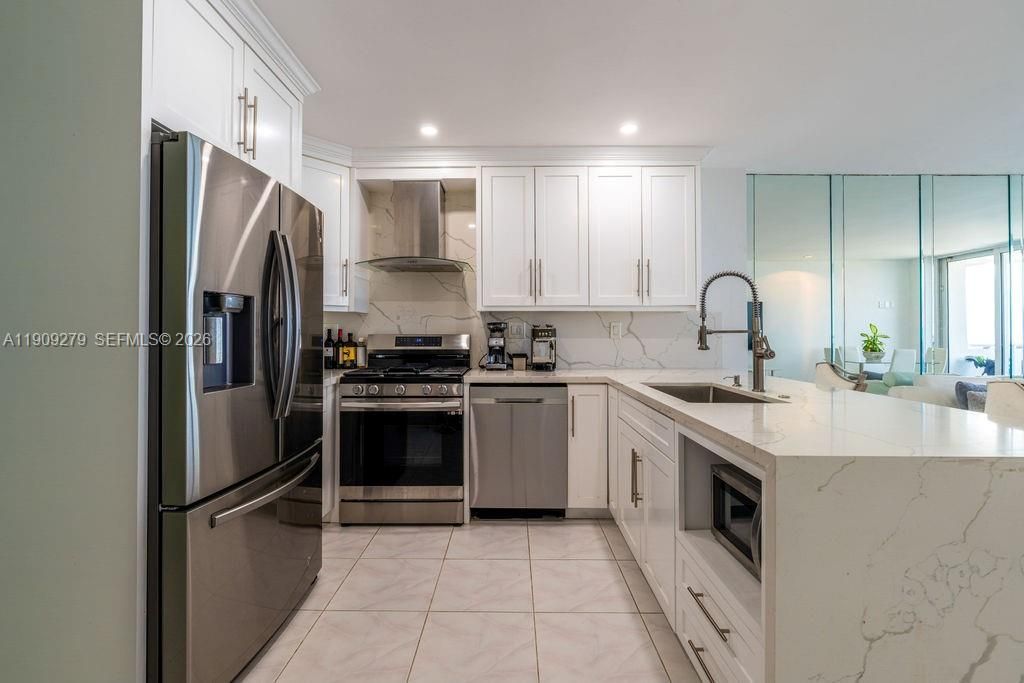 3140 S Ocean Dr, Unit PH7, Hallandale Beach, FL 33009 Photo