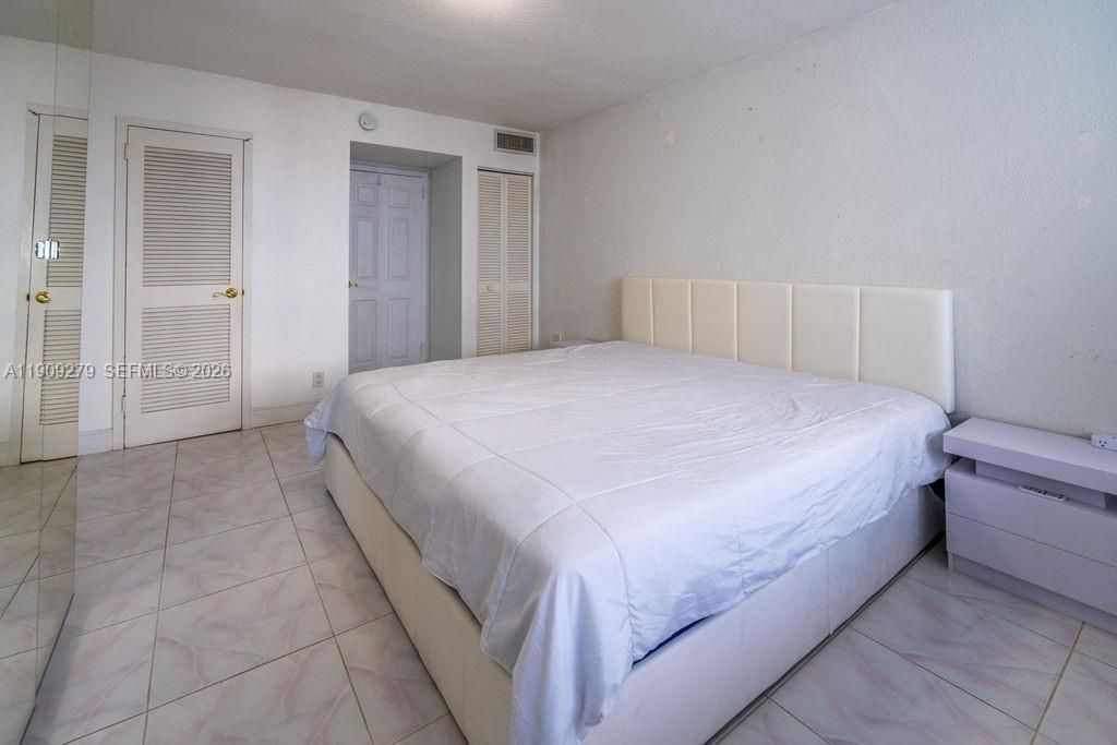 3140 S Ocean Dr, Unit PH7, Hallandale Beach, FL 33009 Photo