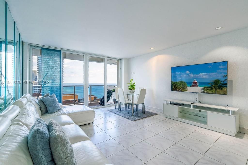 3140 S Ocean Dr, Unit PH7, Hallandale Beach, FL 33009 Photo