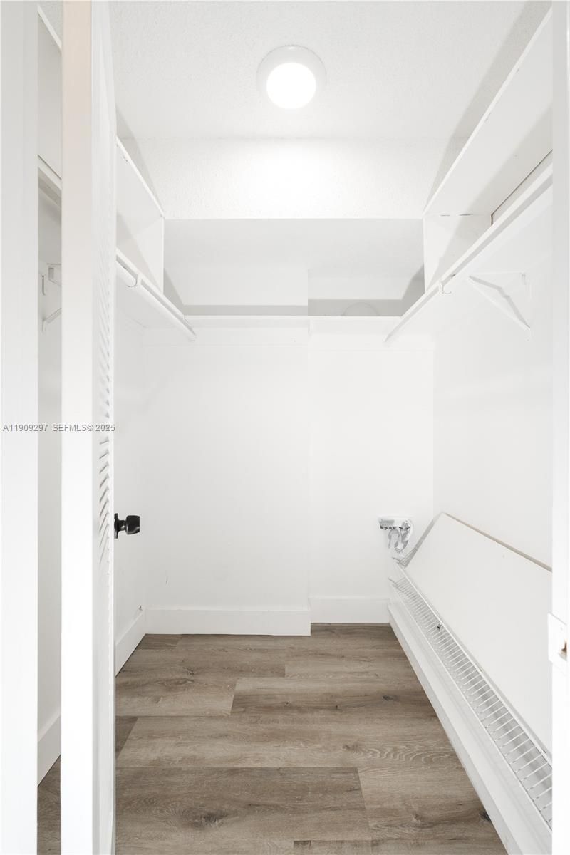 1075 NE Miami Gardens Dr, Unit 707, Miami, FL 33179 Photo