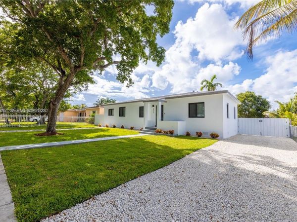 271 NW 143rd St, Miami, FL 33168