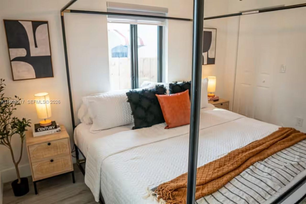 271 NW 143rd St, Miami, FL 33168 Photo