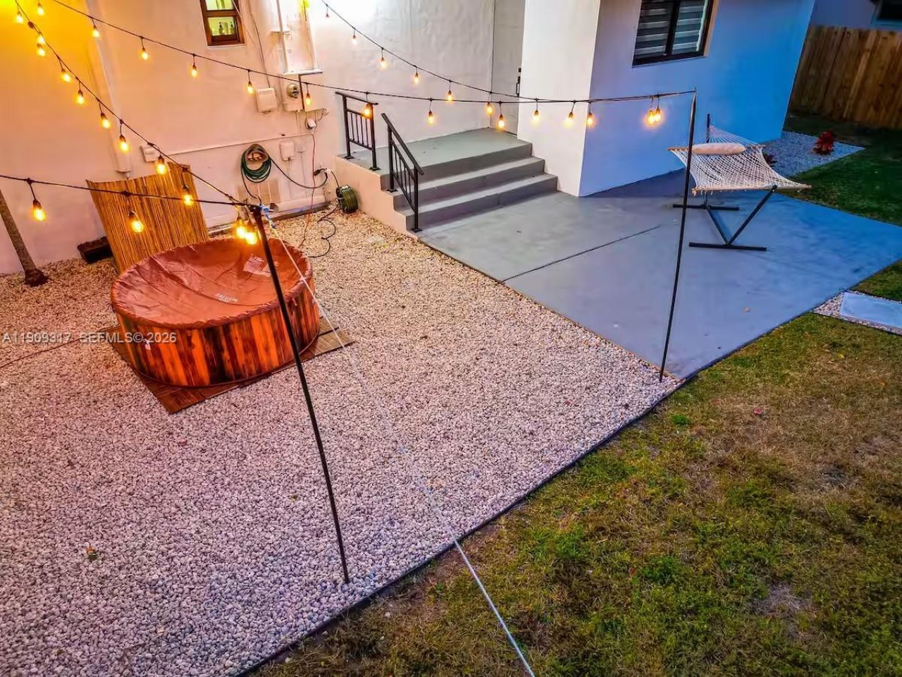 271 NW 143rd St, Miami, FL 33168 Photo