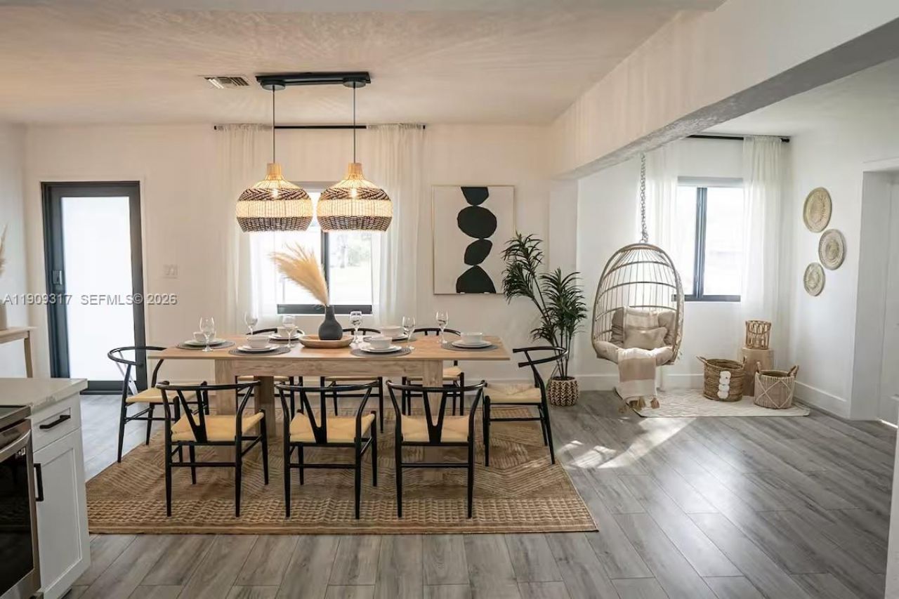 271 NW 143rd St, Miami, FL 33168 Photo