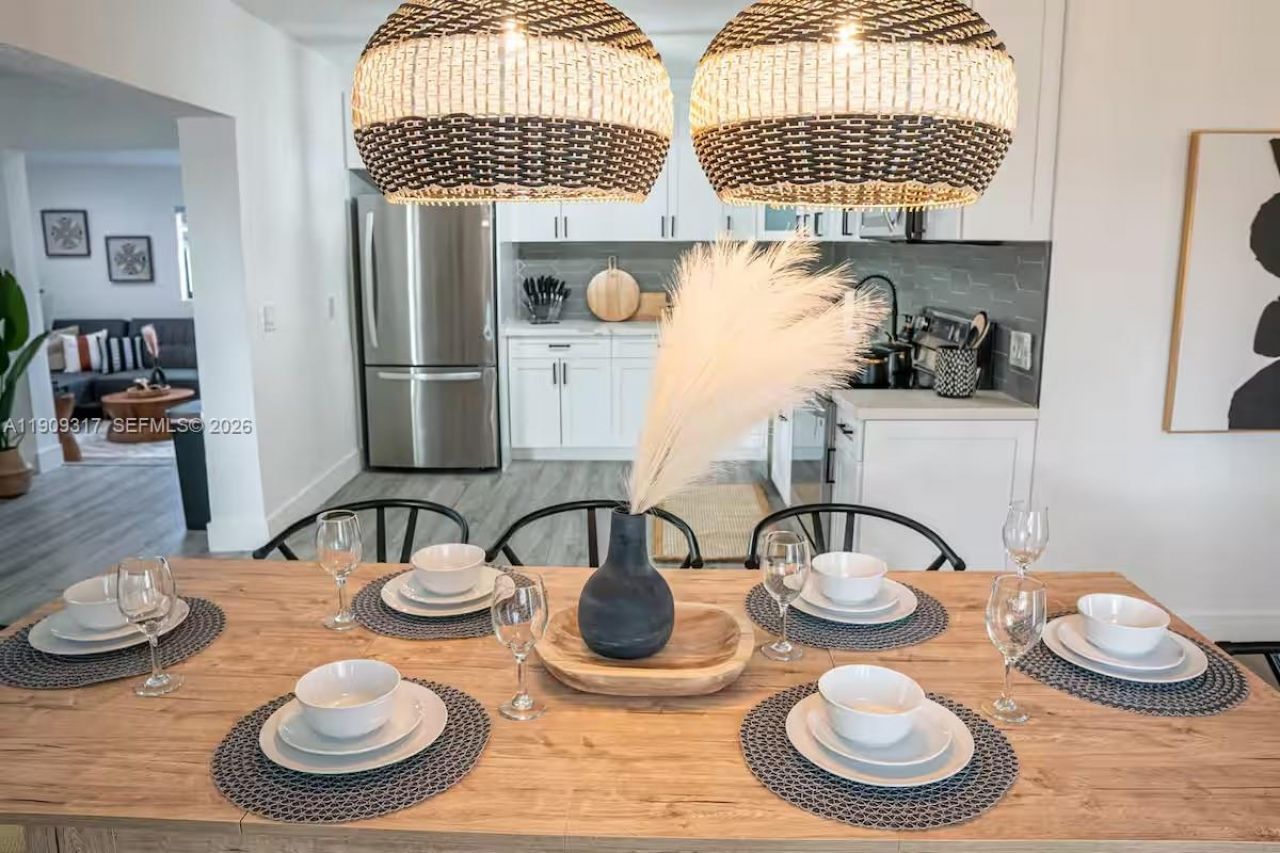 271 NW 143rd St, Miami, FL 33168 Photo