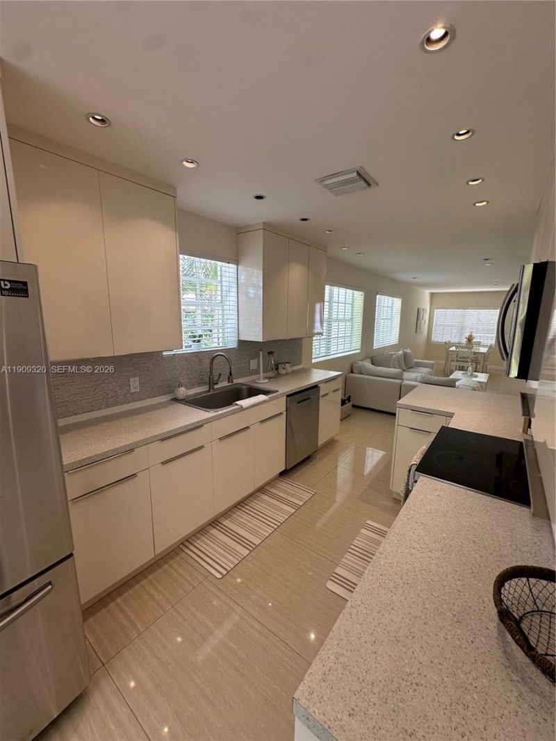 9464 Abbott Ave, Surfside, FL 33154 Photo