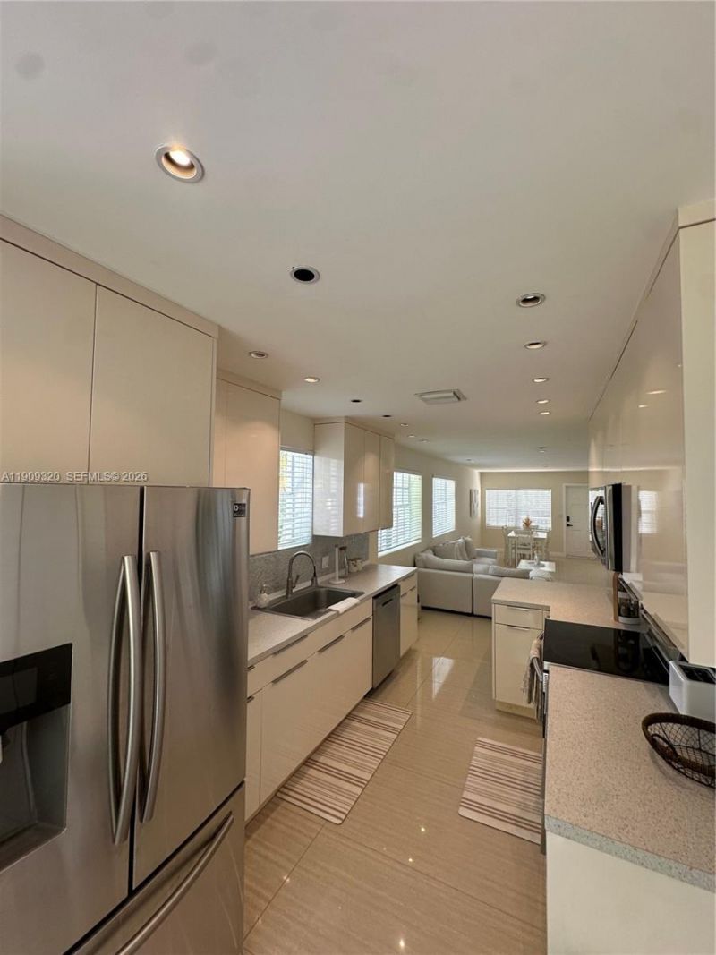 9464 Abbott Ave, Surfside, FL 33154 Photo