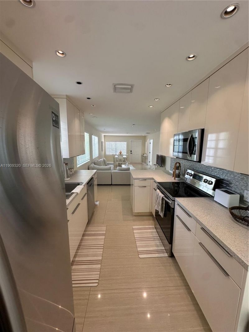 9464 Abbott Ave, Surfside, FL 33154 Photo