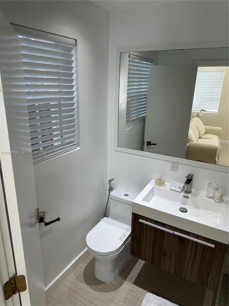 9464 Abbott Ave, Surfside, FL 33154 Photo