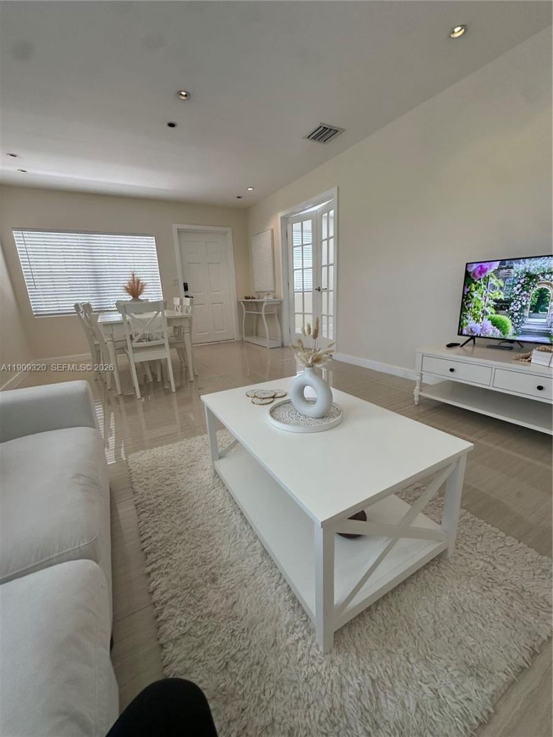 9464 Abbott Ave, Surfside, FL 33154 Photo