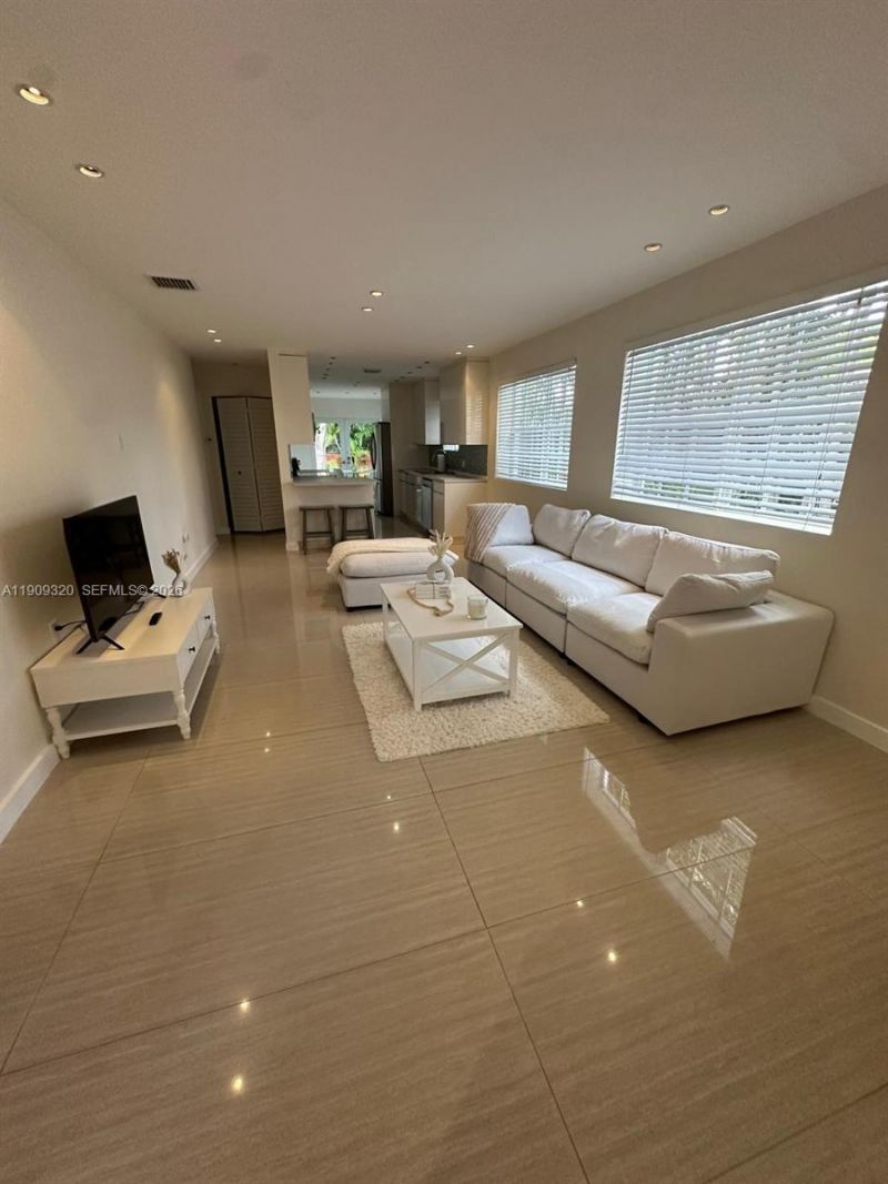 9464 Abbott Ave, Surfside, FL 33154 Photo