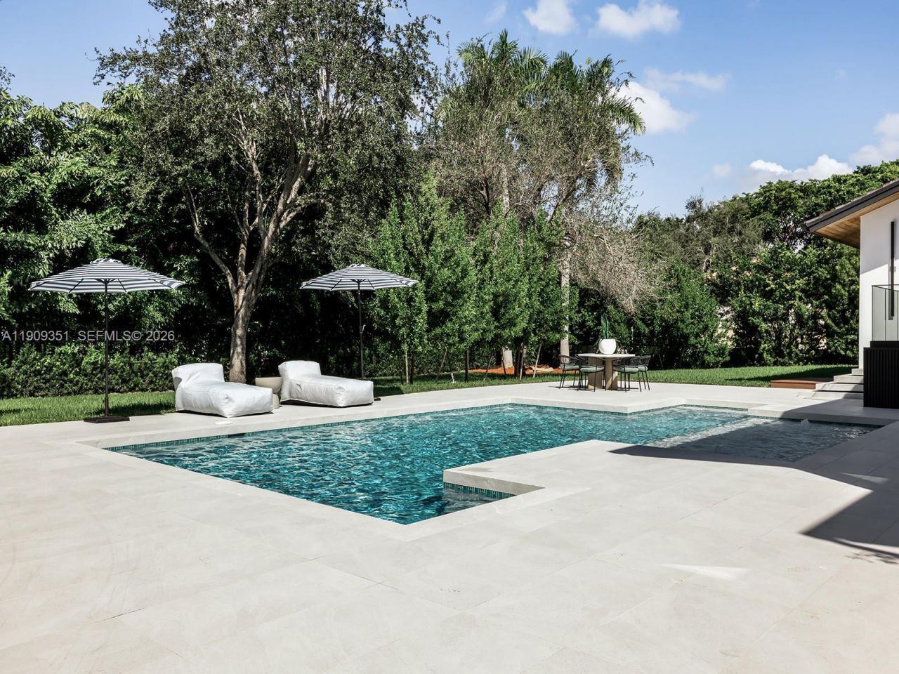 7910 Los Pinos Cir, Coral Gables, FL 33143 Photo
