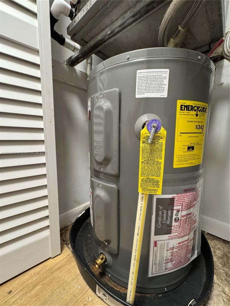 8411 NW 8th St, Unit 203, Miami, FL 33126 Photo