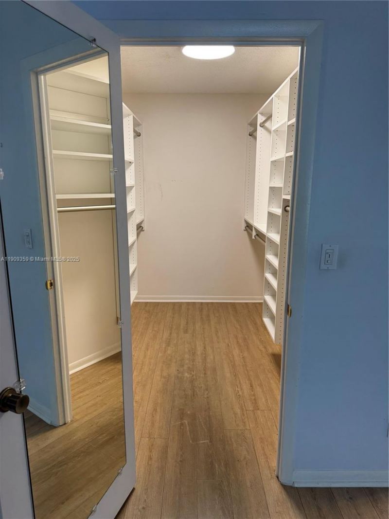 8411 NW 8th St, Unit 203, Miami, FL 33126 Photo