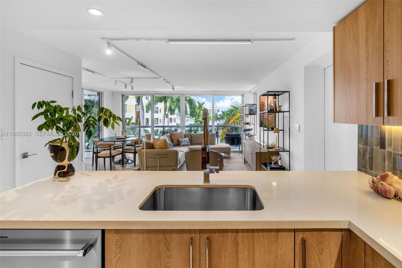 1100 100th St, Unit 401, Bay Harbor Islands, FL 33154 Photo