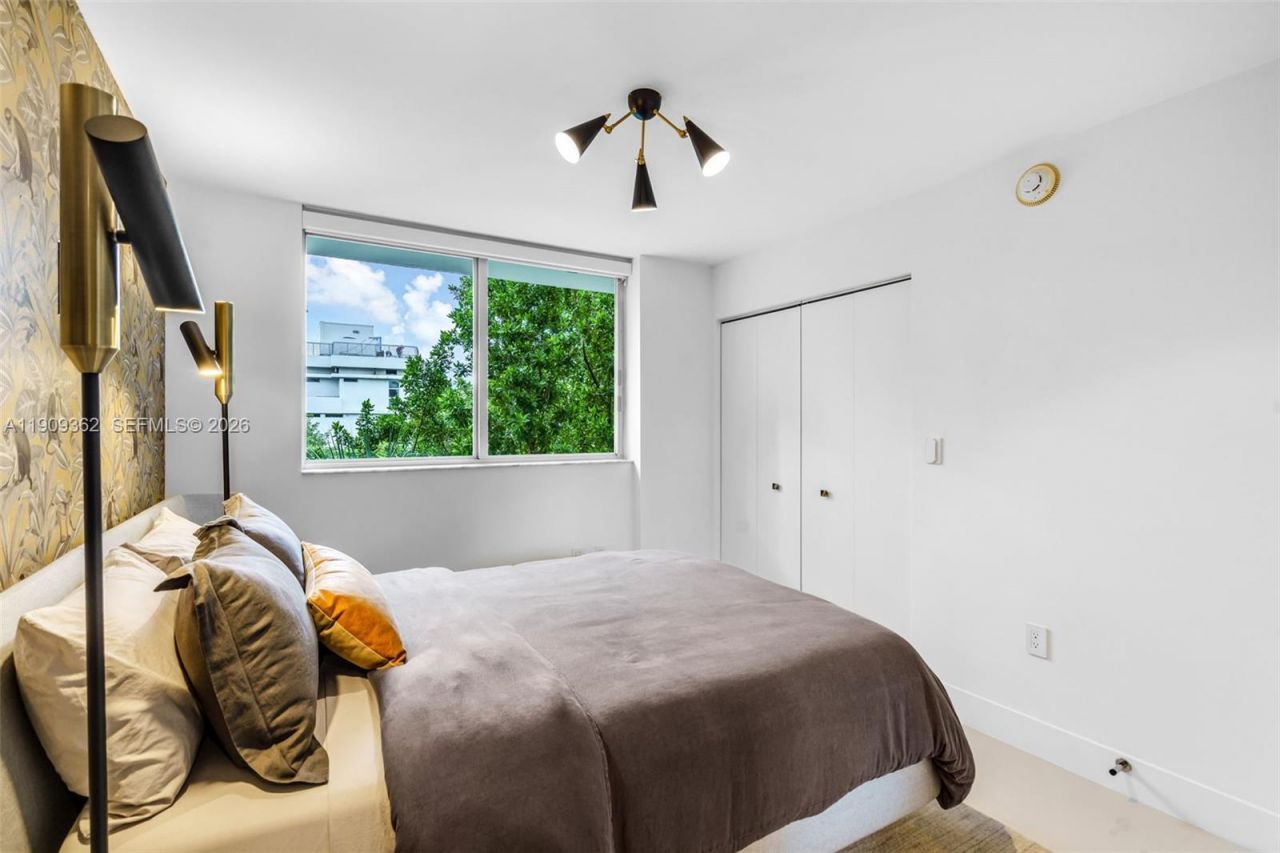 1100 100th St, Unit 401, Bay Harbor Islands, FL 33154 Photo