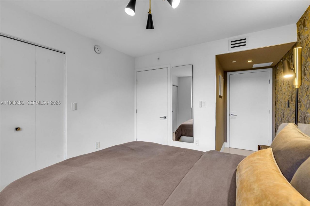 1100 100th St, Unit 401, Bay Harbor Islands, FL 33154 Photo