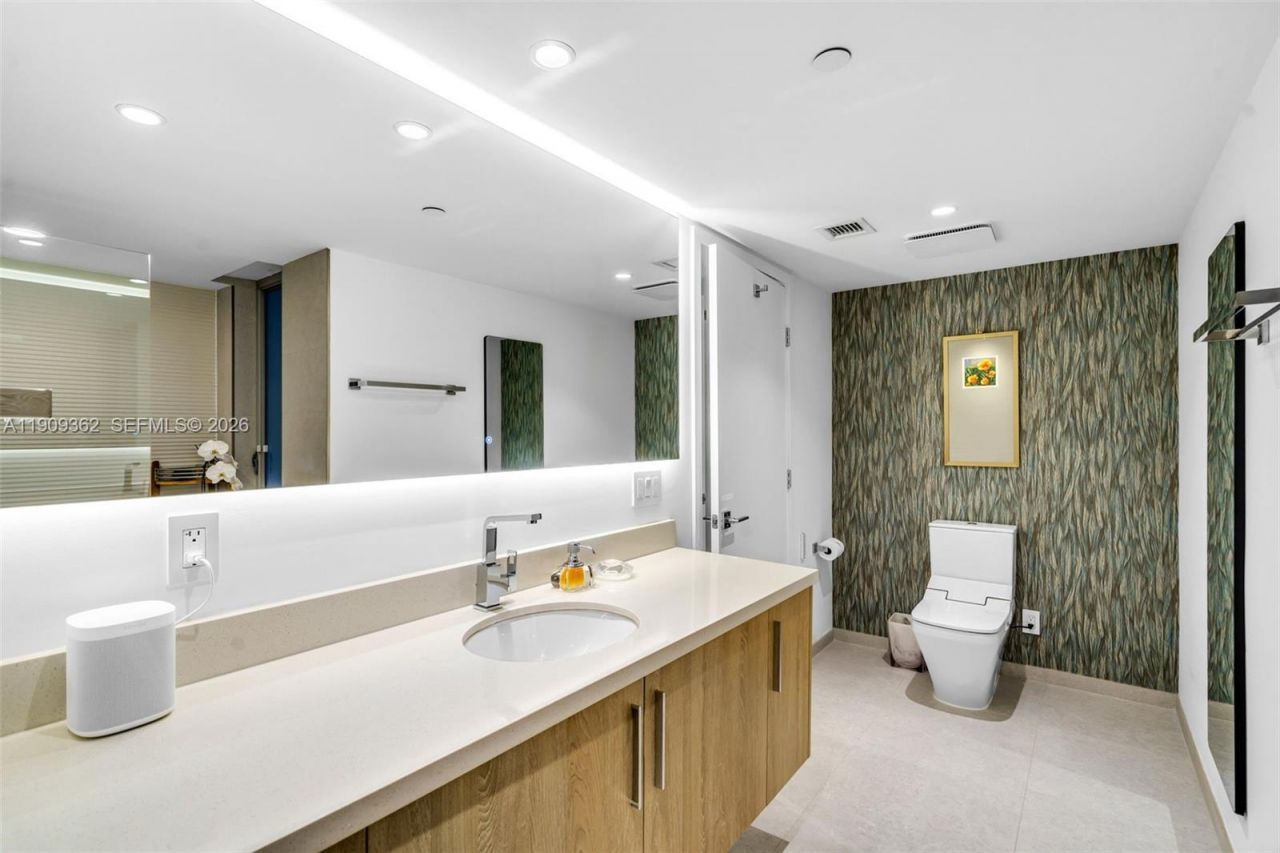 1100 100th St, Unit 401, Bay Harbor Islands, FL 33154 Photo