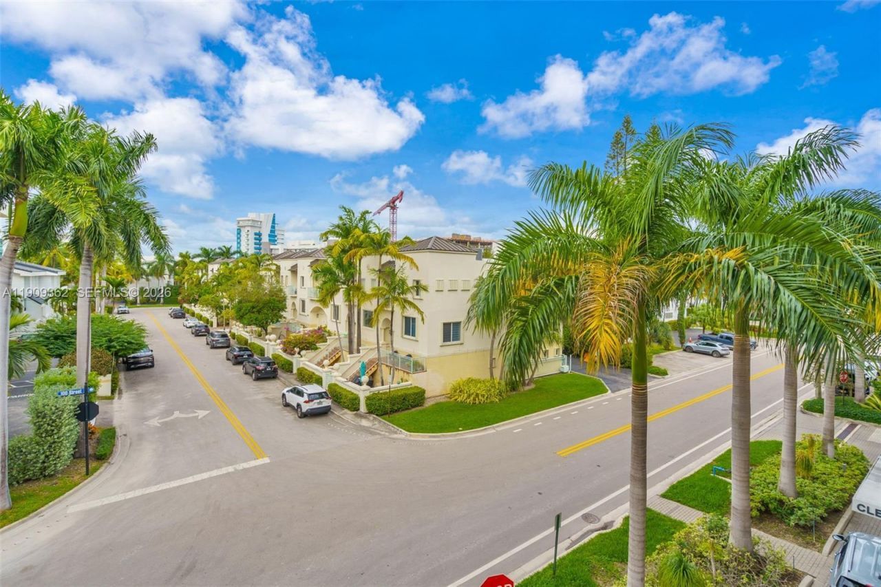 1100 100th St, Unit 401, Bay Harbor Islands, FL 33154 Photo