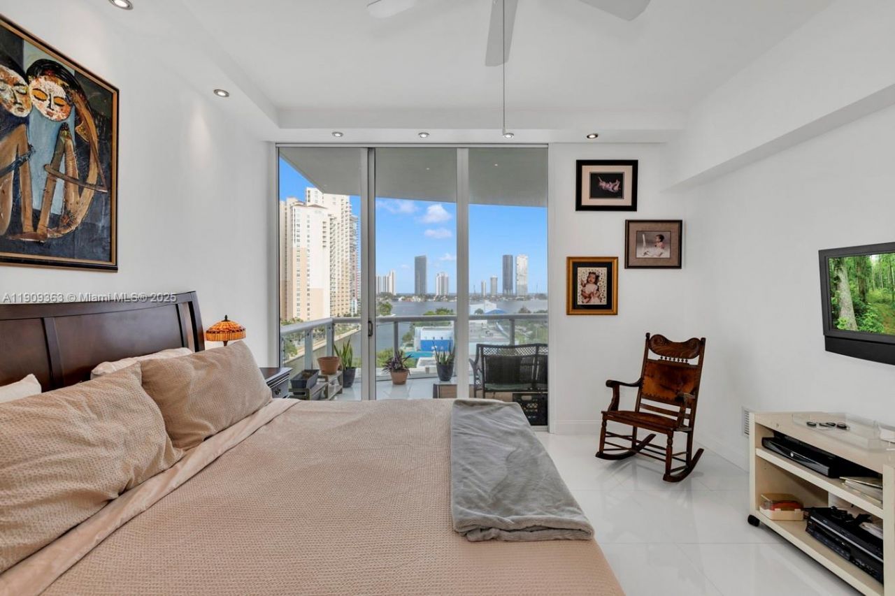 3131 NE 188th St, Unit 2-1004, Aventura, FL 33180 Photo