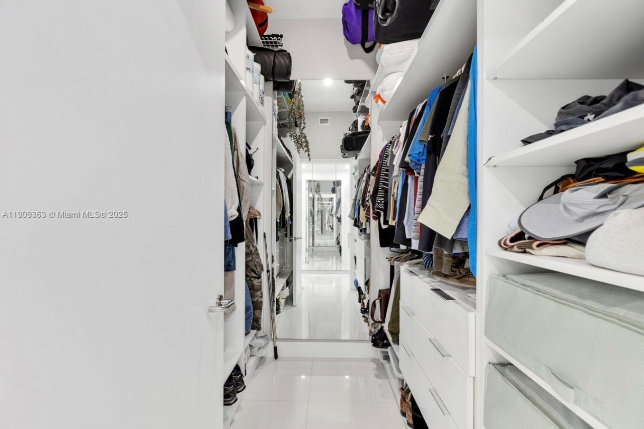 3131 NE 188th St, Unit 2-1004, Aventura, FL 33180 Photo