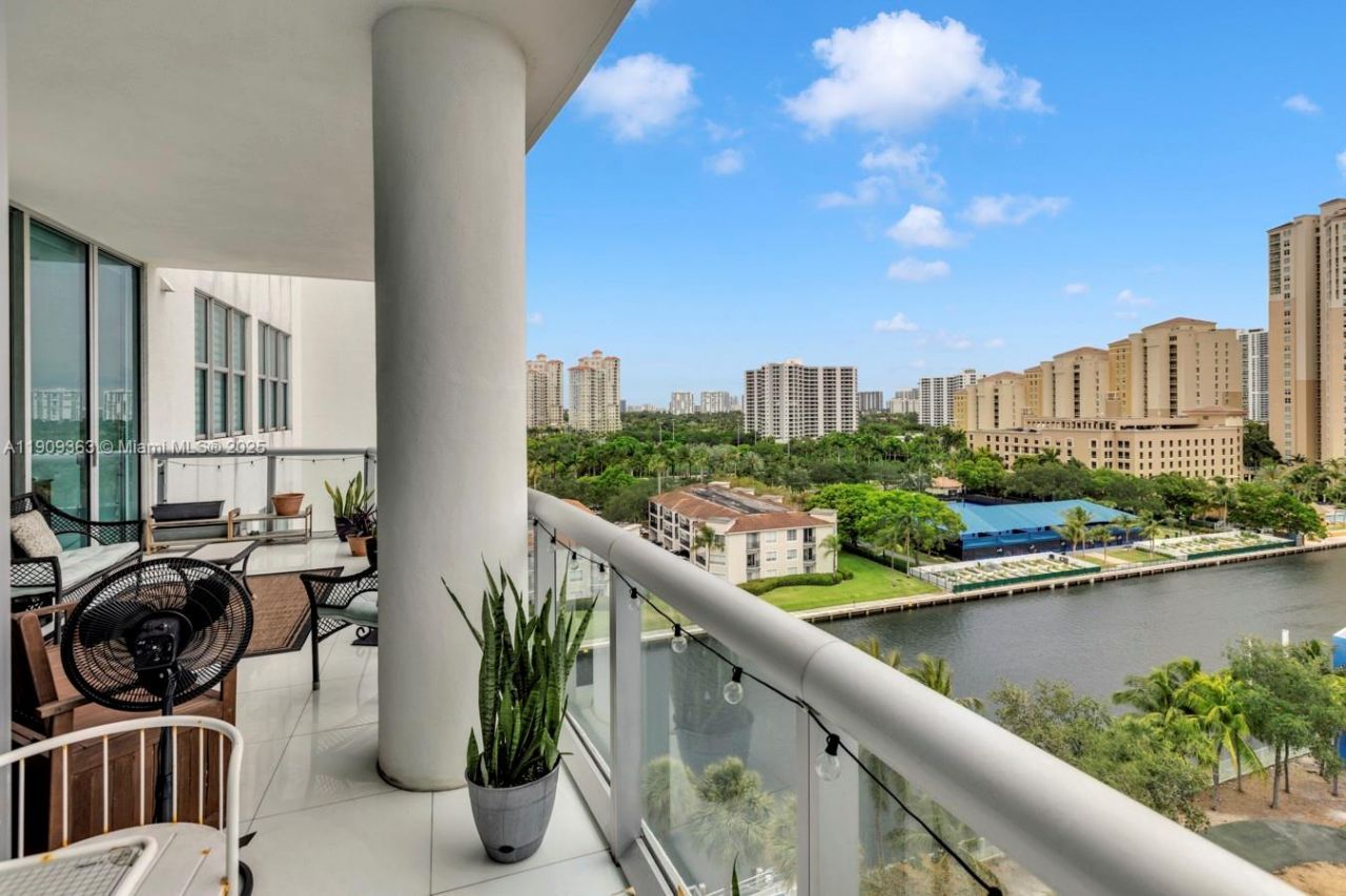 3131 NE 188th St, Unit 2-1004, Aventura, FL 33180 Photo