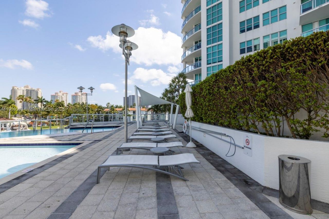 3131 NE 188th St, Unit 2-1004, Aventura, FL 33180 Photo