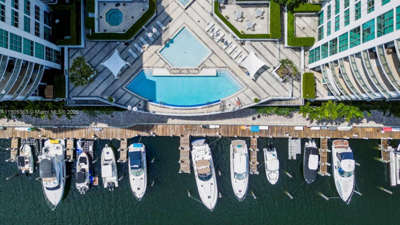 3131 NE 188th St, Unit 2-1004, Aventura, FL 33180 Photo