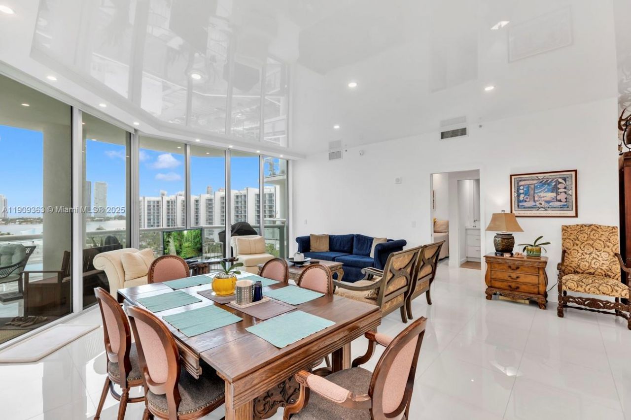 3131 NE 188th St, Unit 2-1004, Aventura, FL 33180 Photo