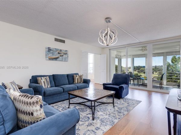 2671 S Course Dr, Unit 506, Pompano Beach, FL 33069