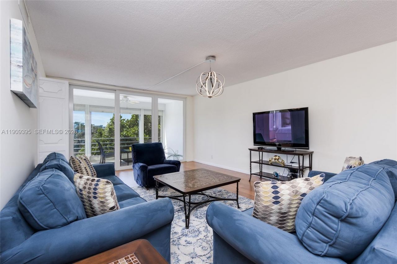 2671 S Course Dr, Unit 506, Pompano Beach, FL 33069 Photo
