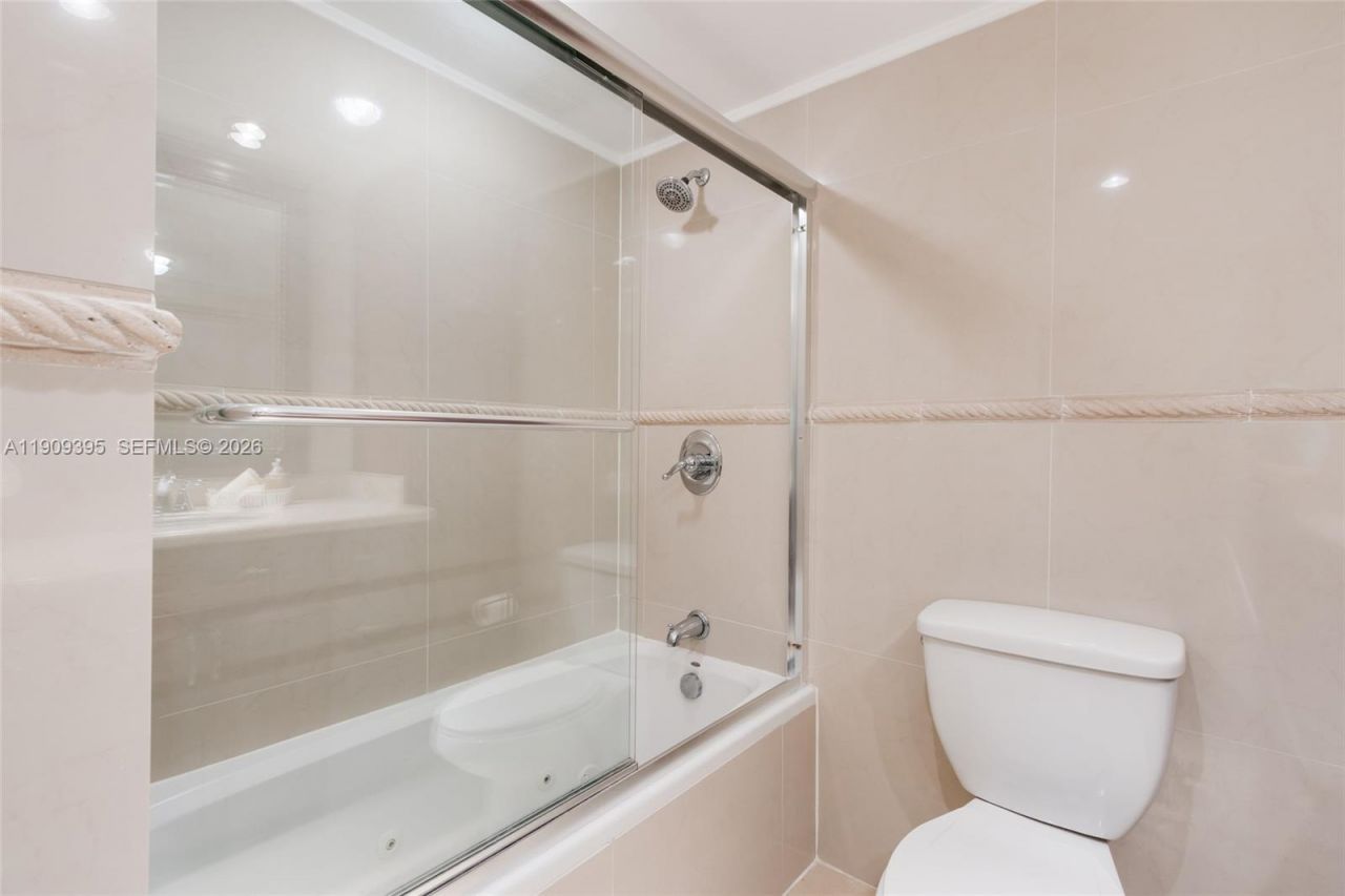 2671 S Course Dr, Unit 506, Pompano Beach, FL 33069 Photo