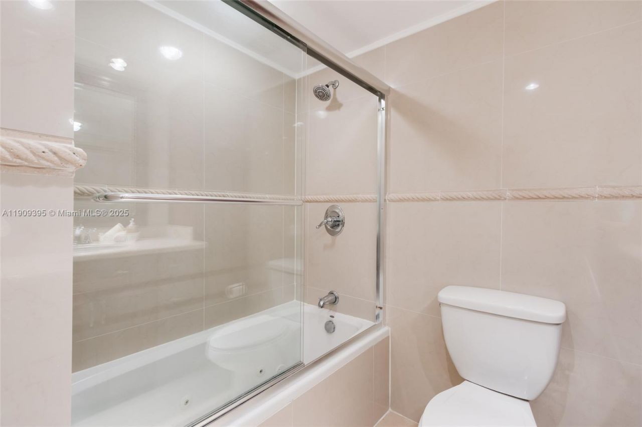2671 S Course Dr, Unit 506, Pompano Beach, FL 33069 Photo