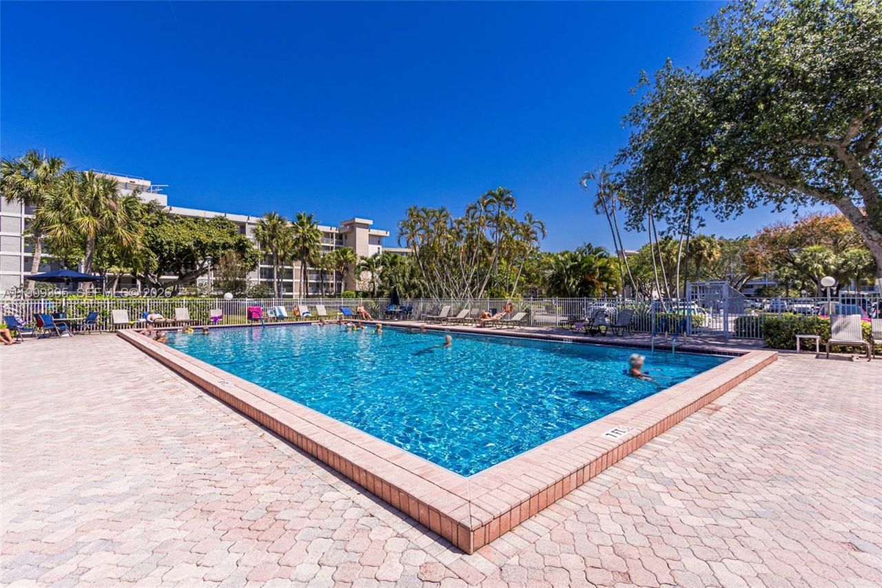 2671 S Course Dr, Unit 506, Pompano Beach, FL 33069 Photo