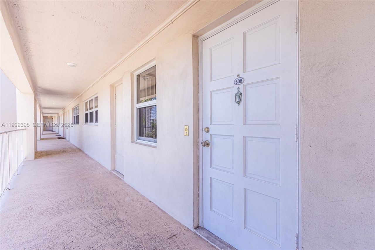 2671 S Course Dr, Unit 506, Pompano Beach, FL 33069 Photo