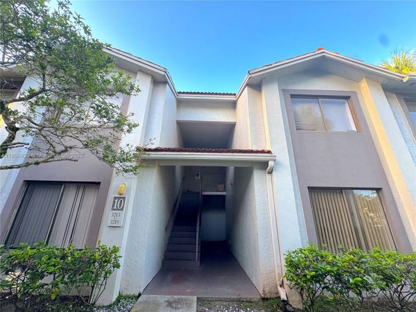3215 Coral Lake Dr, Unit 3215, Coral Springs, FL 33065