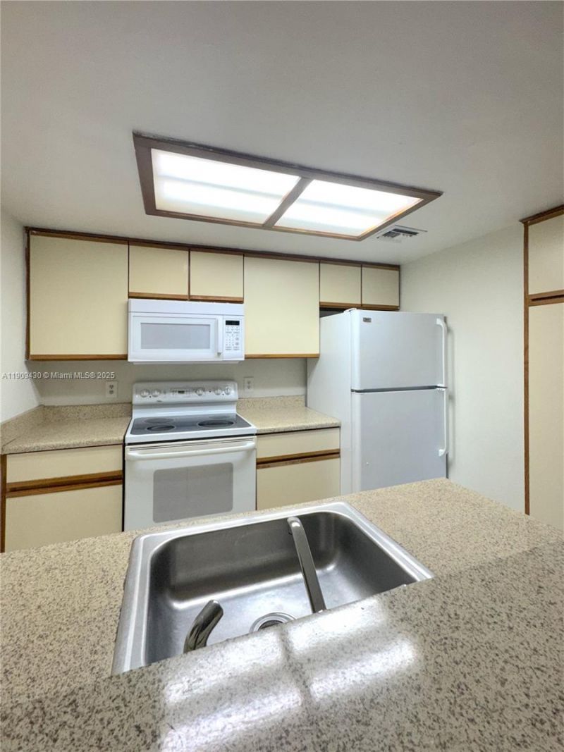 3215 Coral Lake Dr, Unit 3215, Coral Springs, FL 33065 Photo