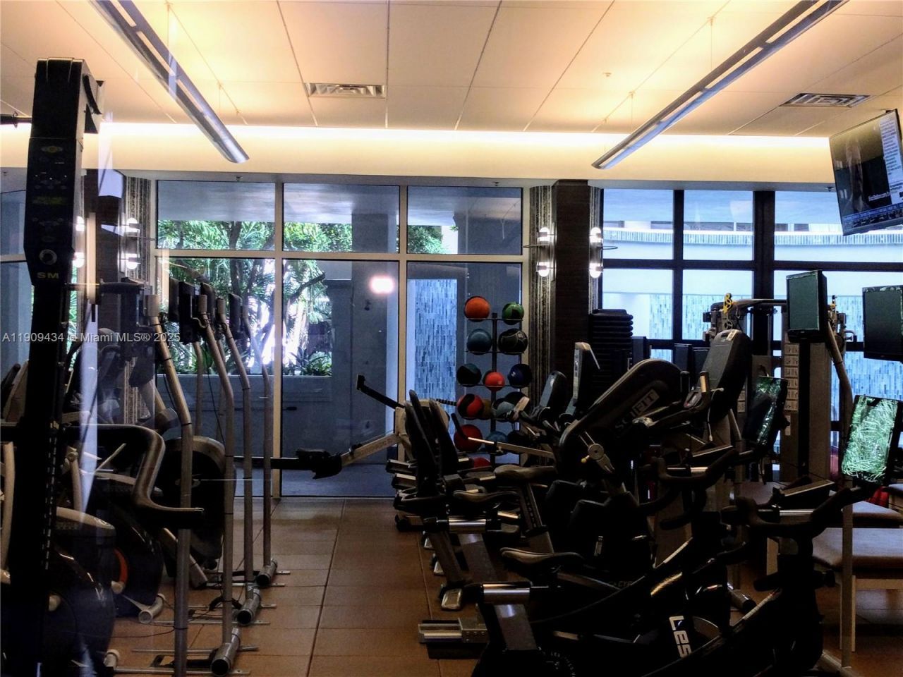 21055 Yacht Club Dr, Unit 1602, Aventura, FL 33180 Photo