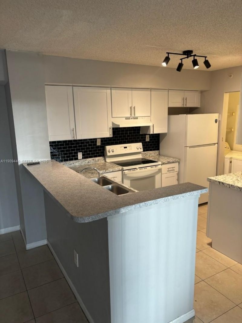 7872 Sonoma Springs Circle, Unit 105, Lake Worth, FL 33463 Main Photo