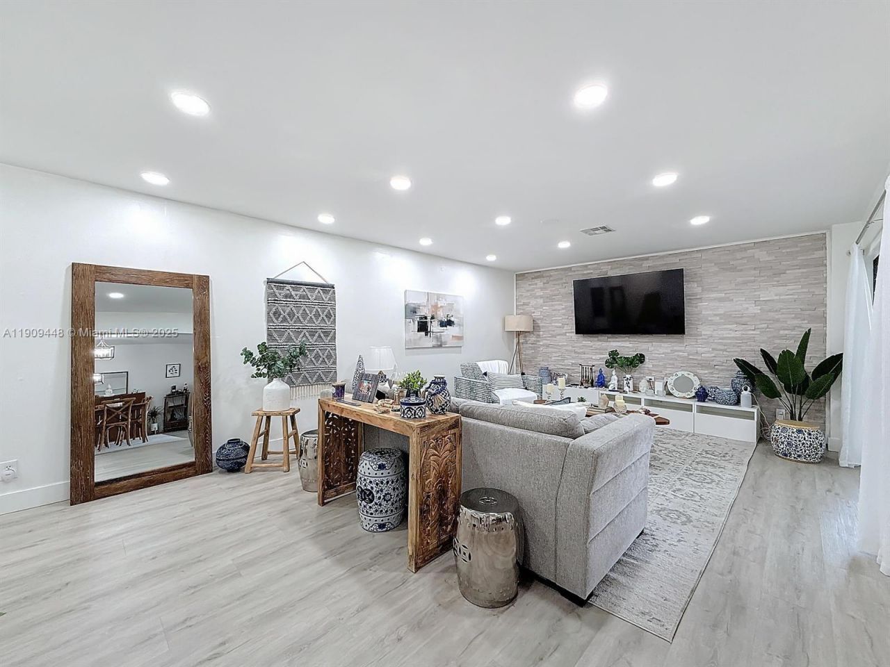 8117 NW 71st Ct, Tamarac, FL 33321 Photo